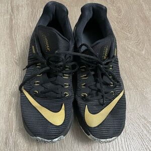 Nike mens shoes (size 8)